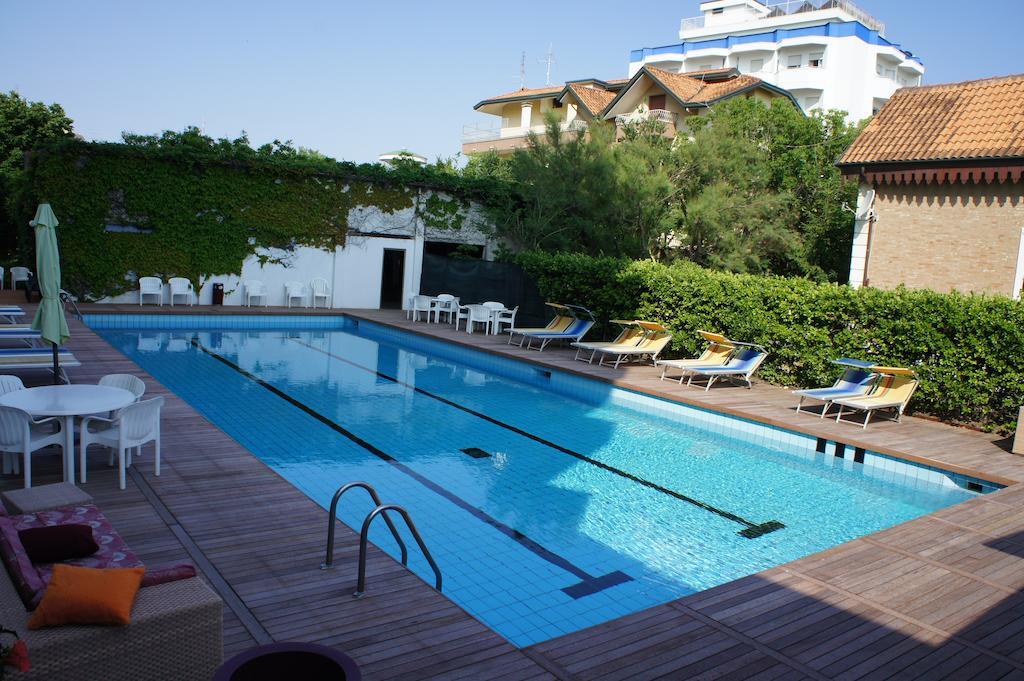 Ermitage Hotel Μπελάρια-Ιτζέα Μαρίνα Εξωτερικό φωτογραφία